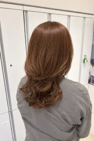 セミロング カラー ゆめ ベージュカラーのヘアスタイル