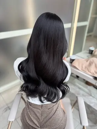 ロング 鈴木 彩莉のヘアスタイル