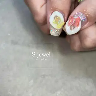 ネイル S. JEWELのネイルデザイン