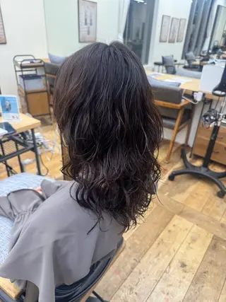 パーマ 山下 莉歩のヘアスタイル