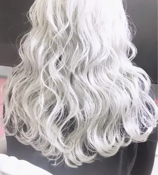 ロング カラー ヘアアレンジ トッチ 艶髪髪質改善のヘアスタイル