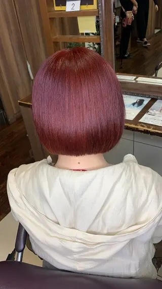 ショート カラー 本島 大生のヘアスタイル
