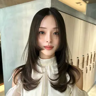 ロング カラー 髪質改善|透明 感カラー🩵レイヤーのヘアスタイル