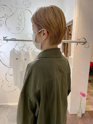 ショート カラー 高橋 愛美のヘアスタイル