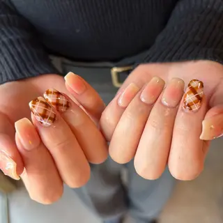 ミディアム Lesest akariのネイルデザイン