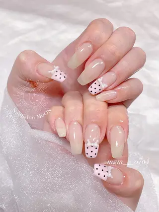 MoON...❤︎ MeGuのネイルデザイン