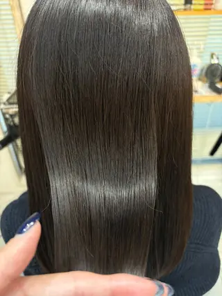 ミディアム レイヤーカット・ 縮毛矯正 星野のヘアスタイル