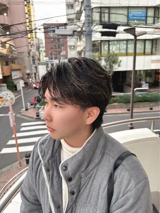 パーマ メンズ メンズ特化シャドウパ ーマラウンドマッシュのヘアスタイル