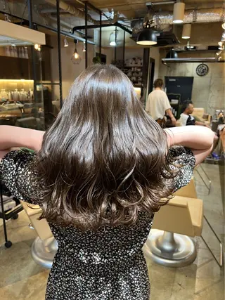 ロング カラー 柔らかい縮毛矯正 ＋艶感山根のヘアスタイル