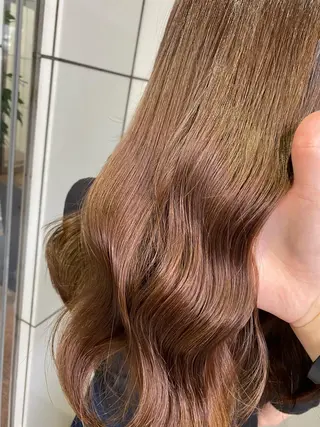 セミロング カラー 岩崎 昭憲のヘアスタイル