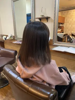 ミディアム 肥田 夕蘭のヘアスタイル