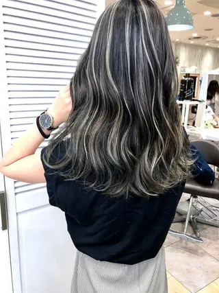 セミロング カラー タナカ タクヤのヘアスタイル