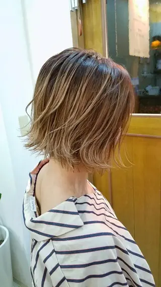 ミディアム カラー くわやま まさきのヘアスタイル