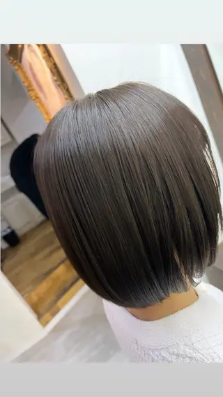 ショート 飯星慧斗 /ブリーチ、縮毛矯正のヘアスタイル