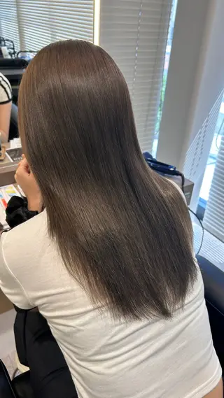 セミロング 艶カラー/ よしみ🥣のヘアスタイル