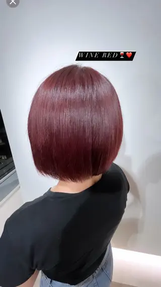 カラー ニトウ レイナのヘアスタイル