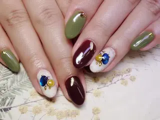 ミディアム ネイル Moonstone Salonのネイルデザイン