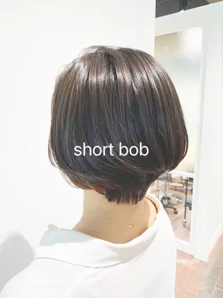 ショート カラー 髪と心を整える美容師 透明感カラー/ボブのヘアスタイル