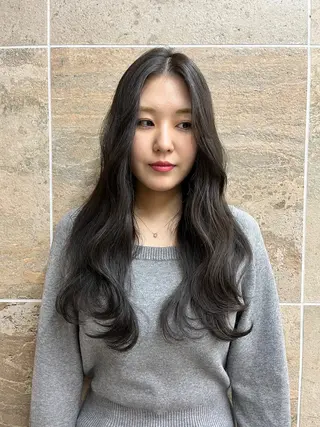 ロング 小倉 結衣のヘアスタイル