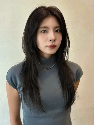 ロング 海奈|透明感カラー |顔まわりカットのヘアスタイル