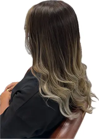 ロング カラー AN²S所属・透明感カラー KATSURENのヘアスタイル