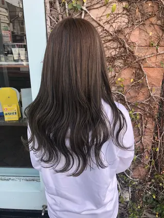 ロング カラー 藤本 あすかのヘアスタイル