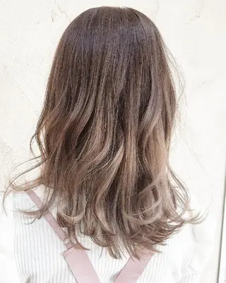 セミロング カラー しらはま ようこのヘアスタイル