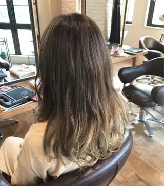 ロング 伊藤 光成のヘアスタイル