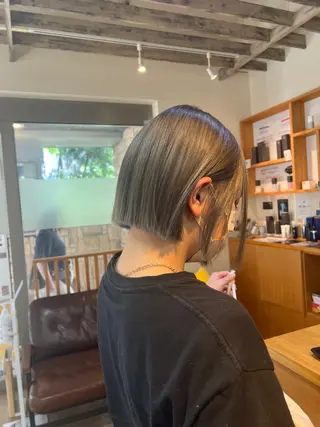 ショート カラー miku 三ノ輪のヘアスタイル