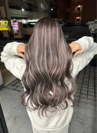ロング カラー 齋藤 梨乃のヘアスタイル