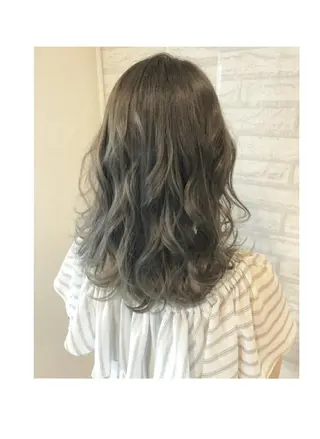セミロング カラー RU RIのヘアスタイル