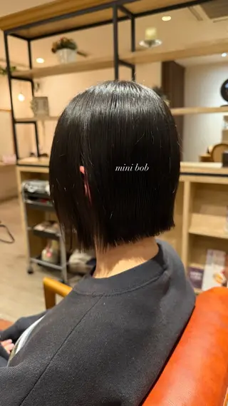 ショート 岡田 真弥のヘアスタイル