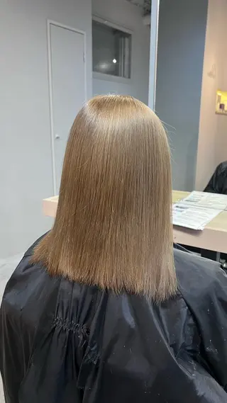 ミディアム Lia 瑠莉花のヘアスタイル