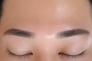 アイブロウ F manaの眉毛・アイブロウイメージ