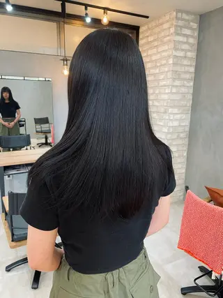 ロング カラー Basis 田口豪司のヘアスタイル