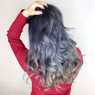ロング カラー 韓国レイヤーカット/ ダブルカラーのヘアスタイル