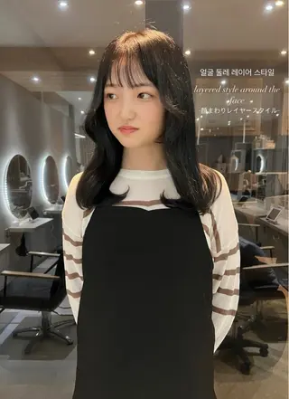ミディアム カラー 韓国🇰🇷レイヤー 映える顔周り🩷のヘアスタイル