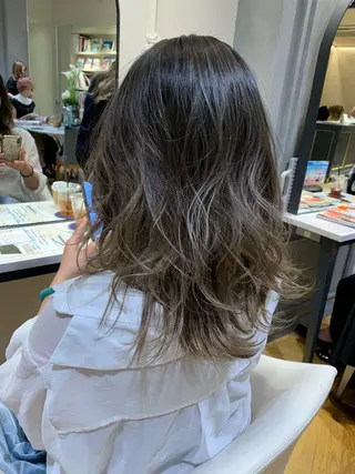 ロング 乾かすだけで艶髪酸性 ストレート髙橋悠耶のヘアスタイル