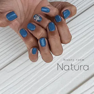 ネイル マツエク・マツパ アイブロウ beautyroom Naturaのネイルデザイン