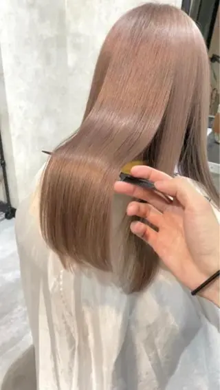 ロング カラー B E C H I C O〔べち子〕のヘアスタイル