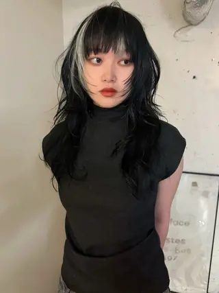 ロング 長山 海秀のヘアスタイル