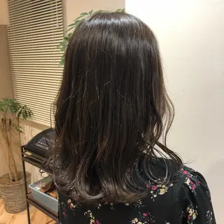 カラー 伊東 彩花のヘアスタイル