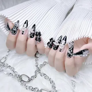 ネイル RAFFINE haru🦋🩵のネイルデザイン