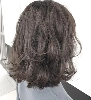 ミディアム カラー BOX mico.のヘアスタイル