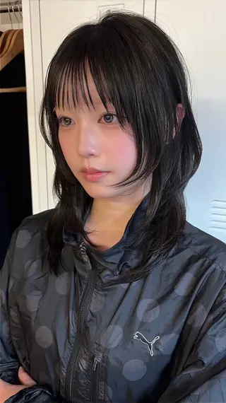 セミロング レイヤーカット/ 酸性ストレート梅田のヘアスタイル