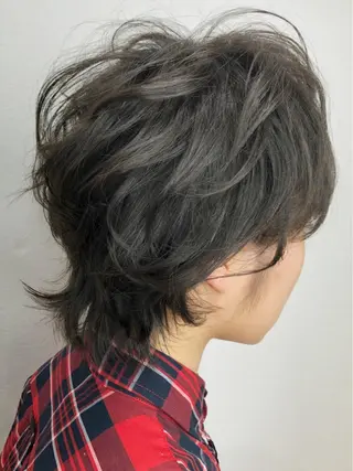 ショート カラー 上田 篤史のヘアスタイル