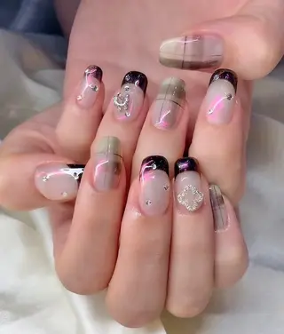 ネイル マツエク・マツパ アイブロウ Nail&eye Belire 新宿のネイルデザイン