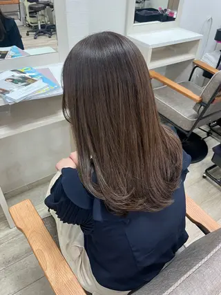 セミロング カラー ヘアアレンジ hazuki🐈⬛ 透明感カラーのヘアスタイル