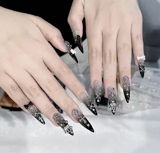 ネイル Pure&Rich Nailのネイルデザイン