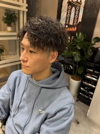 ミディアム パーマ メンズ Dxxxx III所属・似合う髪型が 分からない方へのヘアスタイル